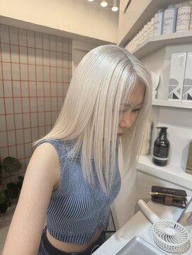 ペレ 渋谷(PELE) イメチェン/ホワイトブロンド/外ハネボブ/ワイドバング/渋谷