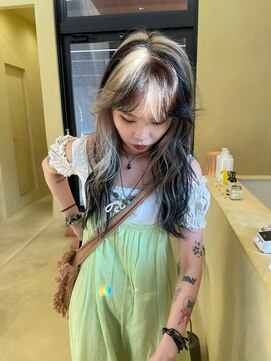 スニュウ(snuw) 【snuw mina】レイヤーカット/デザインカラー/ツートーンカラー/