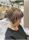 ハイライト白髪ぼかしブラウンマダムショート＠30代40代50代60代