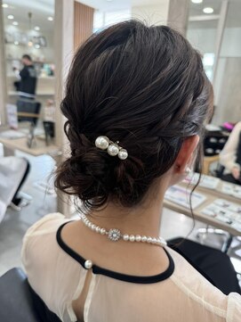 ヨロ(YoLo.) 編み込みシニヨン