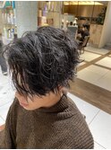 波巻きスパイラルパーマツーブロックショートマッシュ