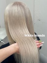 ベレーザ 渋谷(BELEZA)&nbsp;15764ブリーチ＆ダブルカラーホワイトブロンドアッシュブロンド