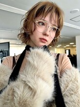 トゥコ(tuco) ボブウルフ　透け感カラー　顔まわりレイヤー　ローライト