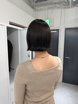 ヌーヴェル(nouvelle) ラベンダーグレージュ×切りっぱなしボブ