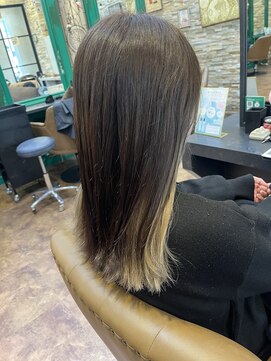 ヘアーラウンジ アンフィ 井土ヶ谷(Hair Lounge Anphi) インナーカラー