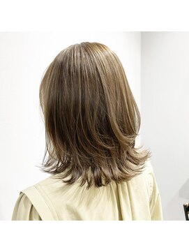 レイドバック(LAID BACK) ☆外ハネレイヤースタイル☆ハニーベージュ☆【髪質改善】