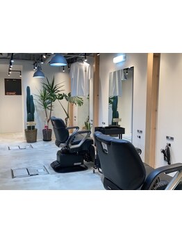 【十条駅徒歩1分】21時まで営業だからお仕事帰りにも◎実力派スタイリストのマンツーマン施術＜理容室＞