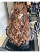 フィオーレ ヘアデザイン(FIORE hair design)&nbsp;ハーフアップ　結婚式　二次会　ヘアアレンジ