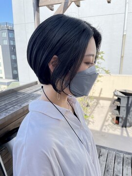 ヘブンリー(heavenly) ミニボブ/外ハネ/ツヤ髪/ノーブル/前下がりボブ/ひし形ボブ