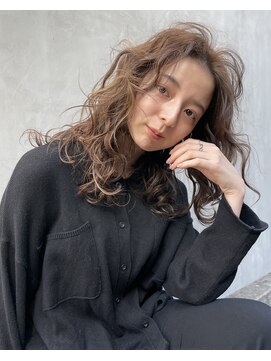 ナループロアオハナ(Nalu pu loa ohana) ロングパーマ/コテ巻きパーマ/ブラウンカラー/デジタルパーマ