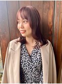 ピンクベージュ