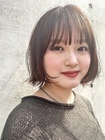 シアーカラーワンカール外はねショートボブ