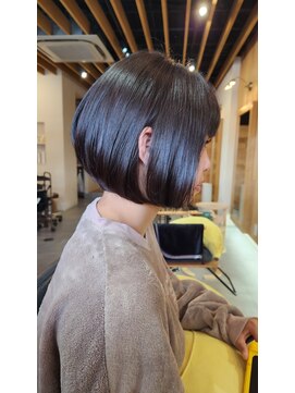 キレイコムデュース(Deuce) 前下がりボブ