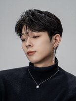 オーシャントーキョーオーバー 渋谷(OCEAN TOKYO OVER)&nbsp;韓国マッシュセンターパートダウンパーマニュアンスパーマウルフ