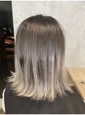 ショートで作るコントラストバレイヤージュ/ブロンドカラー