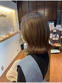 オリーブグレージュ