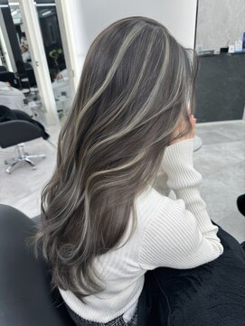 アルドーレフィエロ シンサイバシ(Ardore fiero shinsaibashi) コントラスト極ハイライト☆グレーベージュ