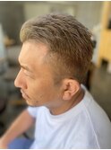 金髪刈り上げショートマッシュフェードカット