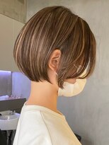 ソワネ 表参道(soigne)&nbsp;表参道大人ショートレイヤーカット白髪ぼかしグレイカラー前髪