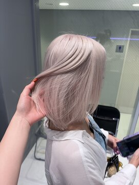 ヴァイス 新宿店(VAICE) white color