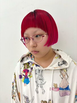 赤　ショート　ボブ　オン眉