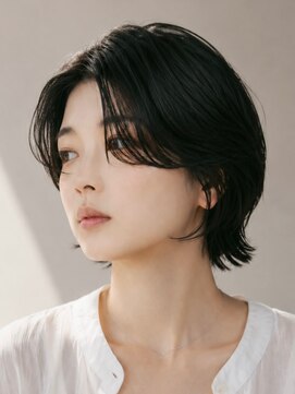 サーカス バイ ビュートリアム 青山(CIRCUS by BEAUTRIUM) 顔まわりレイヤー×くびれシルエット|大人抜け感ショート