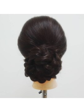 ヘアーアンドメイク ディライト(Hair&Make Delight) キレイめお団子アップ