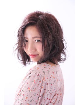 ソーホー ニューヨーク シズオカ(SOHO newyork SHIZUOKA) ラフな無造作ウェーブが大人かわいいミディ