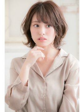 リリアン バイ リトル(Lilian by little) リラックス外ハネミディ