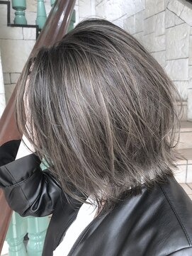 チェルシー 神戸(CHELSEA) 【CHELSEA】 ash grey×ハイライト×ボブ