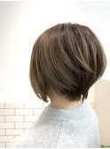 ショートボブ×バレイヤージュ(左サイド)