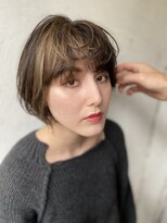 ロイジー(roijir)&nbsp;表参道roijirバングカラー×骨格ショートボブカット