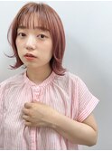 ミディアムボブ　ブリーチ　ピンクオレンジ
