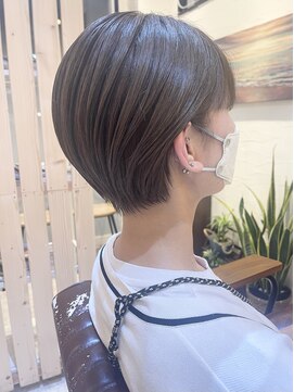 クオリア(Quaria) 艶感♪アッシュハンサムショート♪