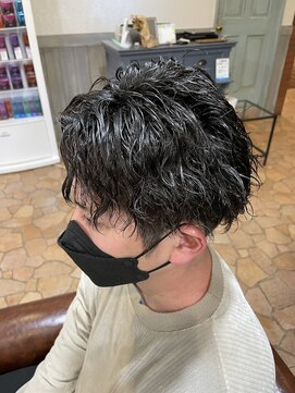 セライロ 千葉(celilo) 緩めツイストスパイラルパーマ【飯田杏】