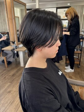 ヘブンリー(heavenly) #ウルフレイヤー#ウルフカット#センターパート#ショートウルフ