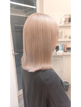 アナ ラーナ(Anna Lanna) ホワイトベージュ×シルバーベージュ　二回ブリーチ