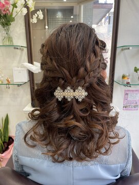 ヘアーサロンウェスト(Hair Salon West) ハーフアップ