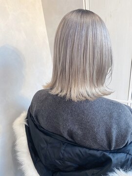 イルウィ(irwi) 【ブリーチカラー】ホワイトベージュ&シルバーアンブレラカラー