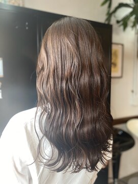 アイノベル(‘Inovel’) デザインカット+ケアカラー+選べるoggiottoトリートメント