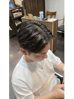 オムヘアーバイグルーマーズ(HOMME HAIR by GROOMER/S)&nbsp;メンズセンターパート　HOMMEHAIR２ｎｄ江ヶ崎