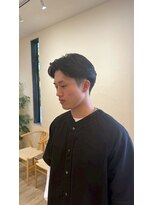 シフト(SHEEFT)&nbsp;ツーブロックマッシュ刈り上げ黒髪韓国系束感ショートメンズヘア