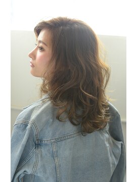 ビッケ(Vicke) 【Vicke渋谷】ゆるふわ外国人風ブルージュセミディ