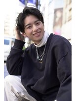 ジョエミバイアンアミ(joemi by Un ami)&nbsp;（joemi新宿）センターパート 黒髪センター分け メンズヘア 近江