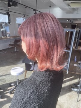 ザ オーダー(THE ORDER) 光に当たると見え方が変わるハイトーンのピンクカラー