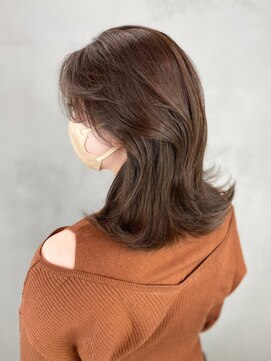 アイティーバイアルバム 下北沢店(IT by ALBUM) くびれミディ_アースカラーくびれヘアツートンカラー_ba369441