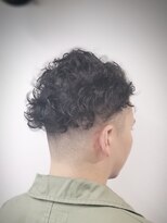 リバティシェアバーバー 銀座(LIBERTY SHARE BARBER)&nbsp;ツーブロックフェードパーマスタイル