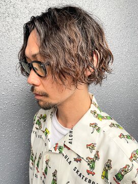 クオル 立川(QOL) センターパートツイストスパイラルパーマ刈り上げツイストパーマ