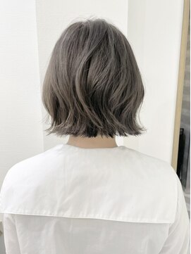 ロンドジェネルーズ 柏(Lond generous) オリーブグレージュ×白髪ぼかし×くびれボブ【レイヤーカット】