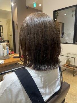 ロカリタ フォー ヘアー 千本丸太町店(ROCAReTA FOR HAIR) ふんわりレイヤーボブ